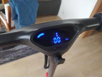 Elektrokoloběžka Cory Race - 5