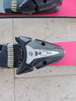 Použité nevšední růžové carvingové lyže Core 150 cm - 5