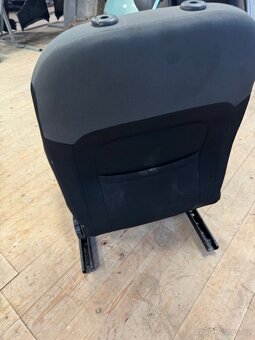 Škoda Fabia 3, řidičova sedačka - 5