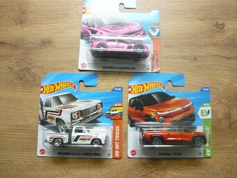 AUTÍČKA HOT WHEELS - 5