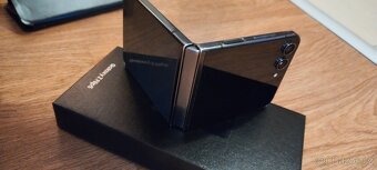 Samsung Galaxy Z Flip 5 - 5