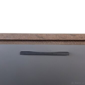 Prostorná dřevěná skříň - CUBO výška 200 cm - 5