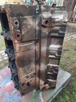 Prodám blok motoru na kirovec K-700 Yamz 238 - 5