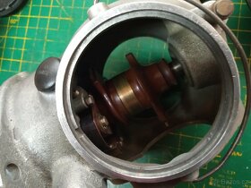 Rozdělovač Ford V8 - 5