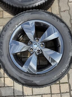 ORIGINÁL Alu Škoda NANUQ R17, 5x112 - TOP STAV - 5