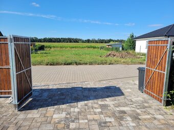 Skládací brána s pohonem - výroba a montáž na míru - 5