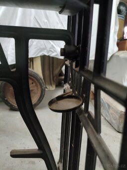 Šicí stroj Lada - 5