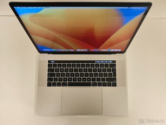 MacBook Pro 15 2017 | i7 • 16GB • 512GB - 5