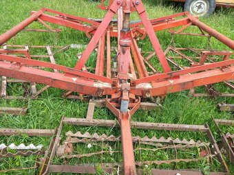 SKLÁDACÍ BRÁNY ZA TRAKTOR - 5