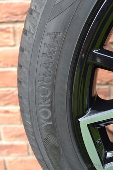 5×114,3 R17 Zimní sada Originál Toyota Corolla + 225/45 R17 - 5