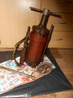RETRO mazací lis na kolečkách - nemá výrobní štítek - 5