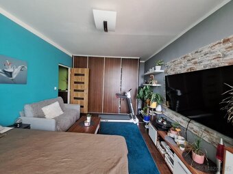 Prodej bytu 2+1, DV,61 m2, lodžie 6 m2, ulice Holešická v CV - 5