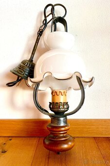 Stará krásná malá kovaná lampa ve stylu petrolejky - 5