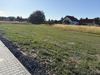 St. pozemek 927 m2, kompletně zasíťovaný, Sány - okr. Nymbur - 5