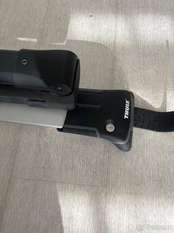 Thule střešní nosiče skoda kodiaq,držaky lyží - 5