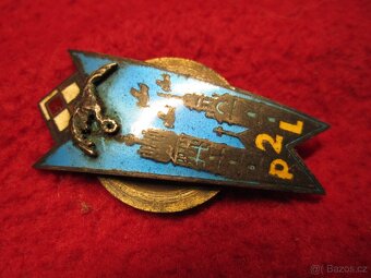 Pozustalost po letci. Kordik, vyznamenani, rumunska, polska. - 5