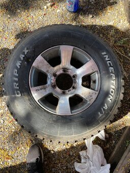 Prodám celoroční sadu kol 235/75 R15 - 5