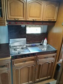 Karavan Hobby 495 Prestige - SOLÁRY - 5