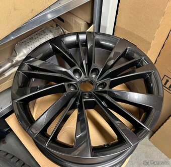 ALU 19" kola (+pneu 235/40/19) - 5