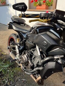 Yamaha mt 07 - 5