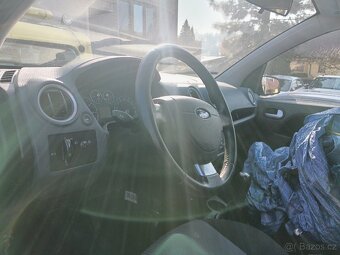 Ford Fussion 1.4 i - 5