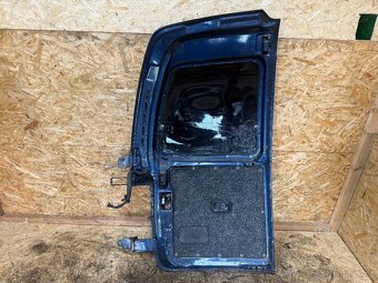 PRAVÉ ZADNÍ DĚLENÉ DVEŘE HYUNDAI H1 - 5