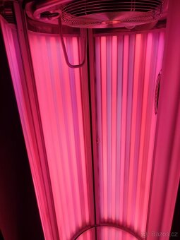 Vertikální solárium megaSun T200 Pure Energy – TOP stav - 5