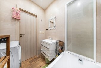 Prodej bytu 3+1 s balkonem, 78,20 m2, Lhenická ul., České Bu - 5