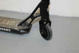 Prodám freestyle koloběžku PB Black Snake - 5