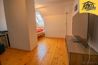 Pronájem atypického bytu 2+kk v Mladých Bukách - 5