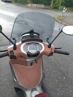 Piaggio Beverly 350 - 5