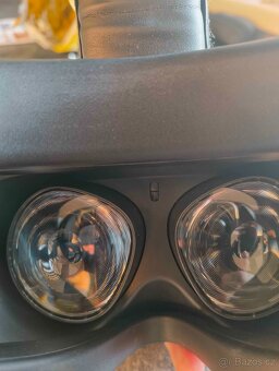Meta Oculus Quest 2 - 5