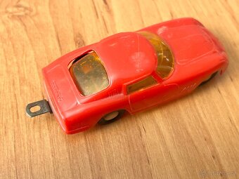 Dvě autíčka Igra Škoda Rapid a Ferrari - 5