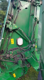 Lis na kulaté balíky John Deere 592 - 5