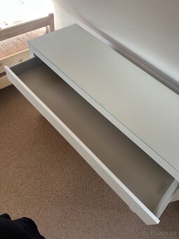 Toalení stolek Ikea malm - 5