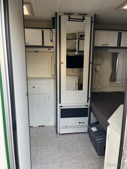 Karavan CHATEAU 380 - 5