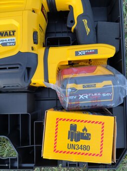 Dewalt DCH832 aku bouraci kladivo sds max - 5