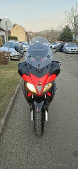 Skútr Aprilia SR MAX 300 - 5