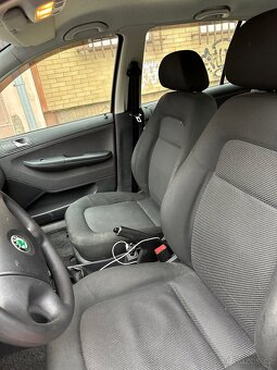Fabia 1,2 16V Ambiente (2006) - 5