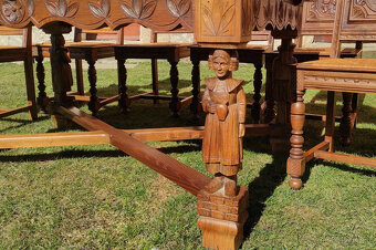 Starožitný dubový rozkládací stůl a 6 židlí - 5