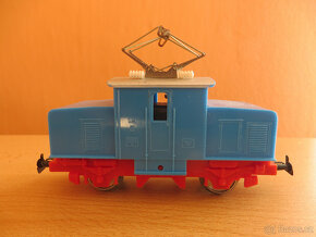 Kolejiště+ el. mašinka + vagónky - 5