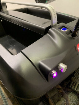 Carplounge RT4 návnadový člun s GPS autopilotem Raymarine vš - 5