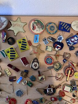 Různé druhy odznaků - 5