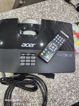Acer p1387 w 4500 lumenů - 5
