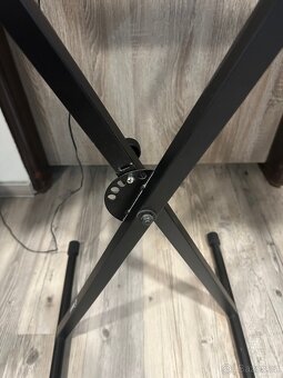 YAMAHA PSR -E373 - TOP STAV - 5