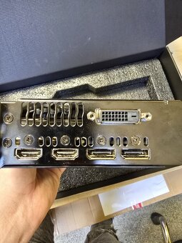 Asus ROG STRIX nVidia GeForce GTX 1070 - 5