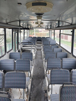 veterán autobus KAROSA - 5