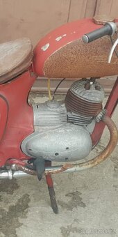 Jawa kývačka 125 - 5