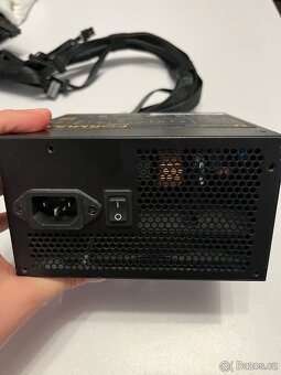 BitFenix Formula Gold 550W M. BF550G - 5