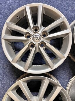 5x114,3 R16 Originál alu Toyota Auris / Avensis - ET 45 - 5
